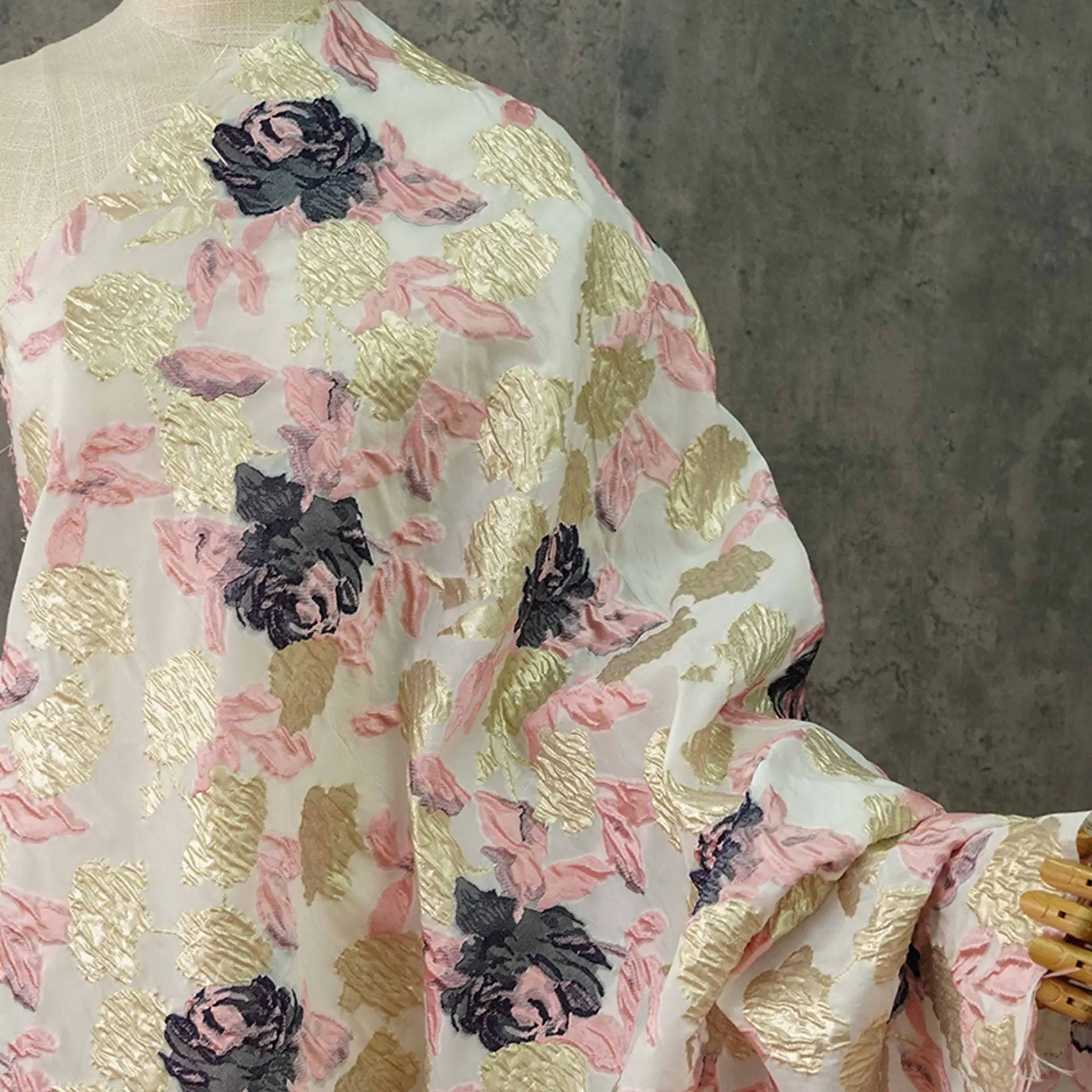 3D Embossed Gold Blue Pink Flo - Women Formal Wear Dress ulasan dan harga